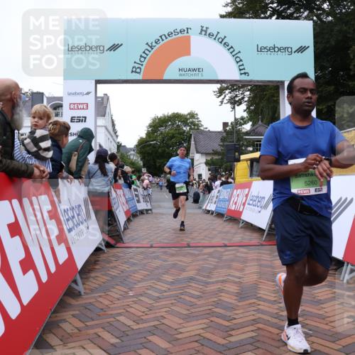 30.08.2026 - Blankeneser Heldenlauf Lena Gebhardt http://msf.ph/oto/10076388 30.08.2026 10:30:04 Ziel 5079, 5260, 5319 meine-sportfotos.de