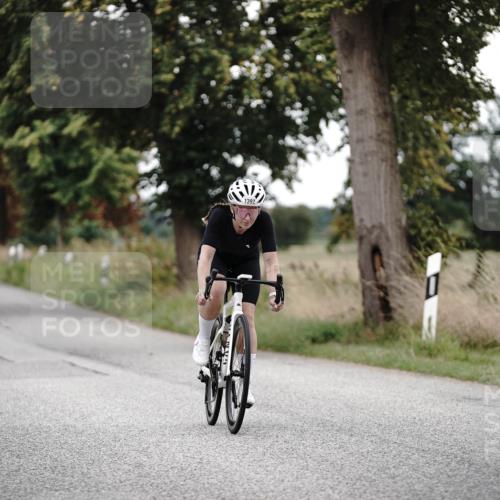 30.08.2026 - Elbe Triathlon Hamburg Michael Burmester http://msf.ph/oto/10076417 30.08.2026 11:20:18 Radfahren 1392, 1506 meine-sportfotos.de