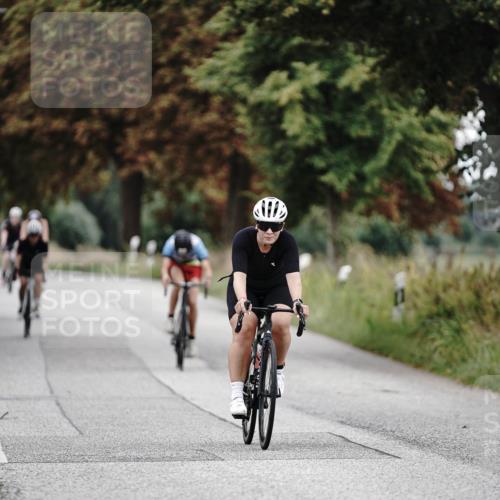 30.08.2026 - Elbe Triathlon Hamburg Michael Burmester http://msf.ph/oto/10076473 30.08.2026 11:21:14 Radfahren 1455, 1557, 1567 meine-sportfotos.de