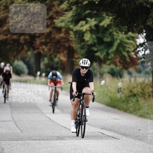 30.08.2026 - Elbe Triathlon Hamburg Michael Burmester http://msf.ph/oto/10076474 30.08.2026 11:21:14 Radfahren 1455, 1557, 1567 meine-sportfotos.de