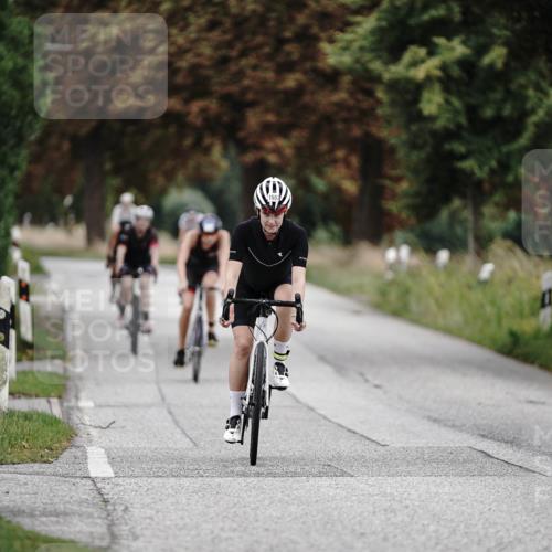 30.08.2026 - Elbe Triathlon Hamburg Michael Burmester http://msf.ph/oto/10076482 30.08.2026 11:21:18 Radfahren 1450, 1455, 1537, 1557, 1567, 1702 meine-sportfotos.de