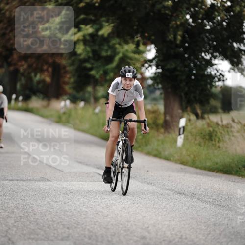 30.08.2026 - Elbe Triathlon Hamburg Michael Burmester http://msf.ph/oto/10076495 30.08.2026 11:21:25 Radfahren 1411, 1450, 1537, 1566, 1702 meine-sportfotos.de
