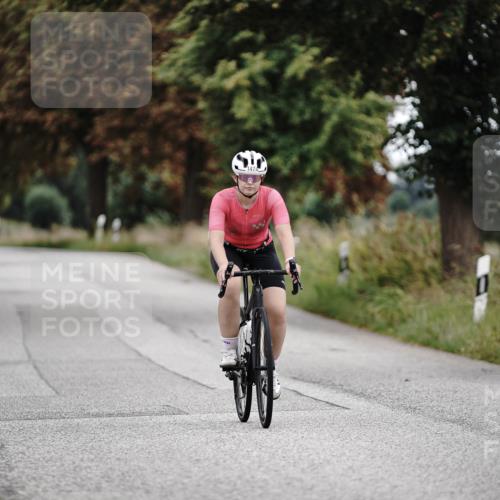 30.08.2026 - Elbe Triathlon Hamburg Michael Burmester http://msf.ph/oto/10076520 30.08.2026 11:21:41 Radfahren 1373, 1474 meine-sportfotos.de