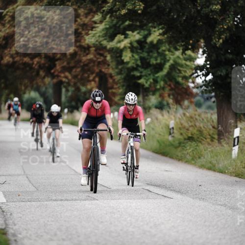 30.08.2026 - Elbe Triathlon Hamburg Michael Burmester http://msf.ph/oto/10076536 30.08.2026 11:21:56 Radfahren 1391, 1400, 1423, 1658, 1715 meine-sportfotos.de