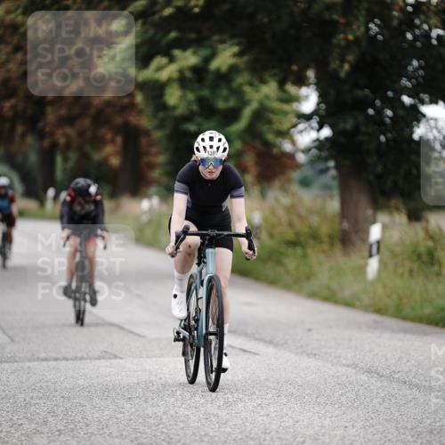 30.08.2026 - Elbe Triathlon Hamburg Michael Burmester http://msf.ph/oto/10076543 30.08.2026 11:21:59 Radfahren 801, 1391, 1400, 1423, 1658 meine-sportfotos.de
