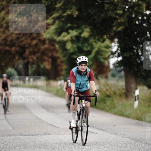 30.08.2026 - Elbe Triathlon Hamburg Michael Burmester http://msf.ph/oto/10076553 30.08.2026 11:22:04 Radfahren 801, 1423, 1596, 1633 meine-sportfotos.de