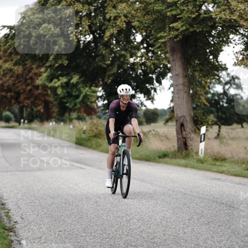 30.08.2026 - Elbe Triathlon Hamburg Michael Burmester http://msf.ph/oto/10076571 30.08.2026 11:22:22 Radfahren 1387, 1654 meine-sportfotos.de