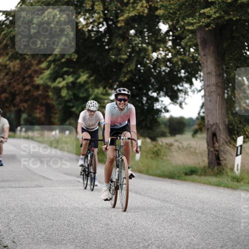 30.08.2026 - Elbe Triathlon Hamburg Michael Burmester http://msf.ph/oto/10076582 30.08.2026 11:22:38 Radfahren 1095, 1401, 1483 meine-sportfotos.de