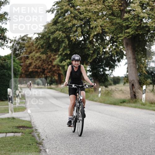 30.08.2026 - Elbe Triathlon Hamburg Michael Burmester http://msf.ph/oto/10076616 30.08.2026 11:22:59 Radfahren 1546, 1615, 1637 meine-sportfotos.de