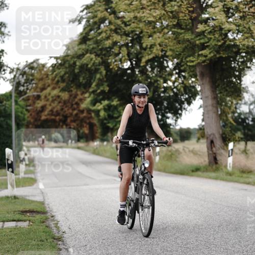 30.08.2026 - Elbe Triathlon Hamburg Michael Burmester http://msf.ph/oto/10076619 30.08.2026 11:22:59 Radfahren 1546, 1615, 1637 meine-sportfotos.de