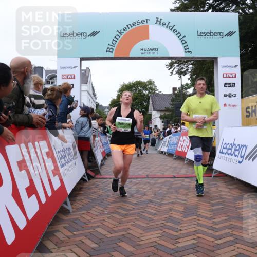 30.08.2026 - Blankeneser Heldenlauf Lena Gebhardt http://msf.ph/oto/10076635 30.08.2026 10:31:11 Ziel 5035, 5226, 5460, 5507, 5677 meine-sportfotos.de