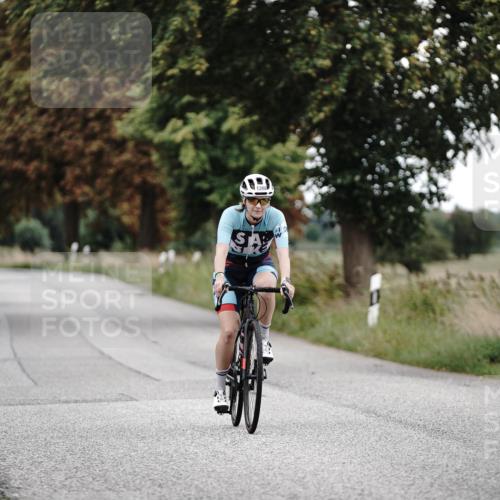 30.08.2026 - Elbe Triathlon Hamburg Michael Burmester http://msf.ph/oto/10076664 30.08.2026 11:24:09 Radfahren 1388 meine-sportfotos.de