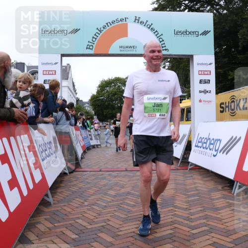 30.08.2026 - Blankeneser Heldenlauf Lena Gebhardt http://msf.ph/oto/10076684 30.08.2026 10:31:18 Ziel 5132, 5226, 5507, 5514, 5516, 5677, 5720, 5721 meine-sportfotos.de
