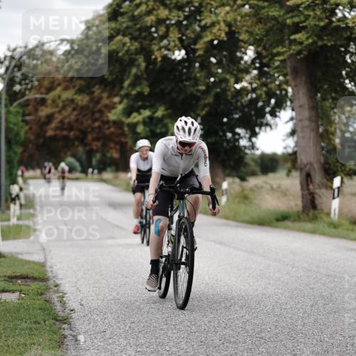 30.08.2026 - Elbe Triathlon Hamburg Michael Burmester http://msf.ph/oto/10076744 30.08.2026 11:25:53 Radfahren 1355, 1396, 1601, 1602, 1675 meine-sportfotos.de