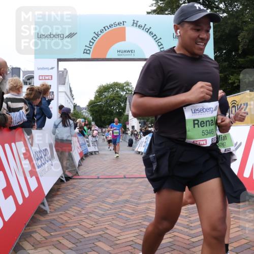 30.08.2026 - Blankeneser Heldenlauf Lena Gebhardt http://msf.ph/oto/10076763 30.08.2026 10:31:35 Ziel 5182, 5267, 5346, 5715 meine-sportfotos.de