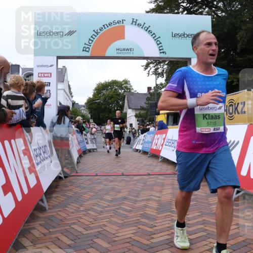 30.08.2026 - Blankeneser Heldenlauf Lena Gebhardt http://msf.ph/oto/10076787 30.08.2026 10:31:39 Ziel 5108, 5182, 5267, 5346, 5552, 5715 meine-sportfotos.de