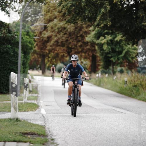 30.08.2026 - Elbe Triathlon Hamburg Michael Burmester http://msf.ph/oto/10076807 30.08.2026 11:26:58 Radfahren 1190, 1398, 1399 meine-sportfotos.de