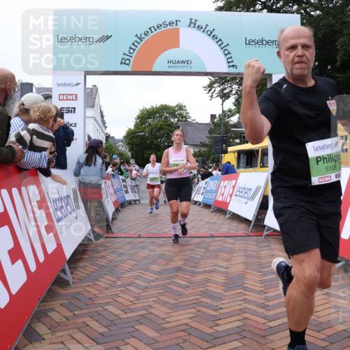 30.08.2026 - Blankeneser Heldenlauf Lena Gebhardt http://msf.ph/oto/10076810 30.08.2026 10:31:42 Ziel 5057, 5108, 5141, 5157, 5267, 5496, 5552, 5715, 5892 meine-sportfotos.de