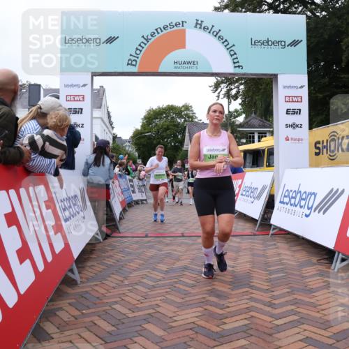 30.08.2026 - Blankeneser Heldenlauf Lena Gebhardt http://msf.ph/oto/10076814 30.08.2026 10:31:43 Ziel 5057, 5108, 5141, 5157, 5496, 5552, 5715, 5892 meine-sportfotos.de