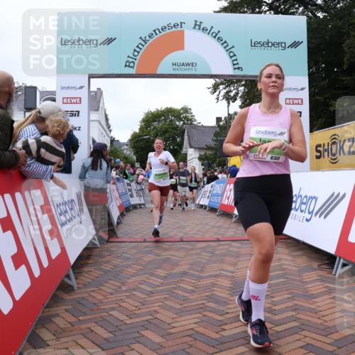 30.08.2026 - Blankeneser Heldenlauf Lena Gebhardt http://msf.ph/oto/10076819 30.08.2026 10:31:43 Ziel 5057, 5108, 5141, 5157, 5496, 5552, 5715, 5892 meine-sportfotos.de