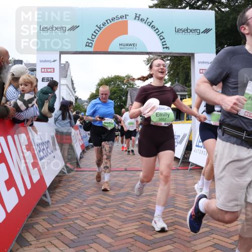 30.08.2026 - Blankeneser Heldenlauf Lena Gebhardt http://msf.ph/oto/10076830 30.08.2026 10:31:47 Ziel 5057, 5108, 5141, 5157, 5170, 5171, 5496, 5552, 5885, 5892 meine-sportfotos.de