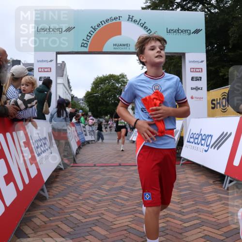 30.08.2026 - Blankeneser Heldenlauf Lena Gebhardt http://msf.ph/oto/10076838 30.08.2026 10:31:52 Ziel 5057, 5141, 5155, 5157, 5170, 5171, 5354, 5496, 5885, 5892 meine-sportfotos.de