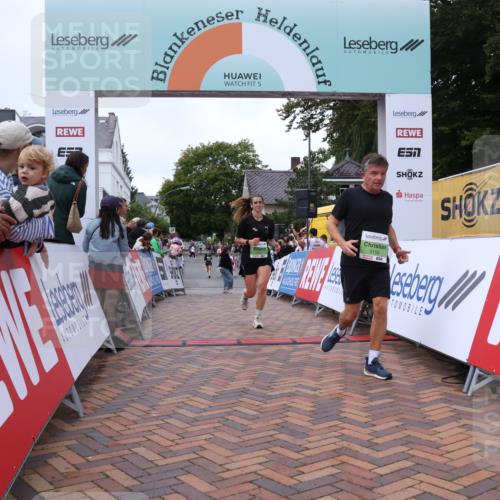 30.08.2026 - Blankeneser Heldenlauf Lena Gebhardt http://msf.ph/oto/10076839 30.08.2026 10:31:52 Ziel 5057, 5141, 5155, 5157, 5170, 5171, 5354, 5496, 5885, 5892 meine-sportfotos.de