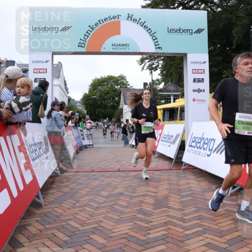30.08.2026 - Blankeneser Heldenlauf Lena Gebhardt http://msf.ph/oto/10076840 30.08.2026 10:31:53 Ziel 5057, 5141, 5155, 5170, 5171, 5354, 5496, 5885, 5892 meine-sportfotos.de