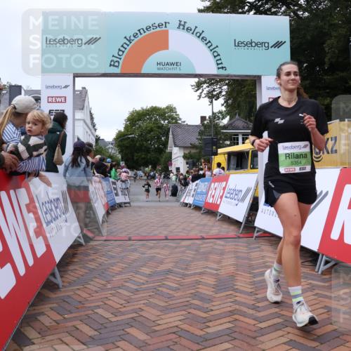 30.08.2026 - Blankeneser Heldenlauf Lena Gebhardt http://msf.ph/oto/10076842 30.08.2026 10:31:54 Ziel 5057, 5141, 5155, 5170, 5171, 5354, 5496, 5885, 5892 meine-sportfotos.de