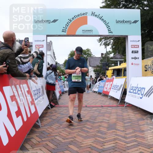 30.08.2026 - Blankeneser Heldenlauf Lena Gebhardt http://msf.ph/oto/10076867 30.08.2026 10:32:19 Ziel 5025, 5073, 5089, 5138, 5557, 5609 meine-sportfotos.de