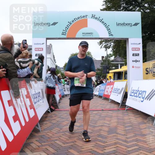 30.08.2026 - Blankeneser Heldenlauf Lena Gebhardt http://msf.ph/oto/10076868 30.08.2026 10:32:20 Ziel 5025, 5073, 5089, 5138, 5293, 5557, 5609 meine-sportfotos.de
