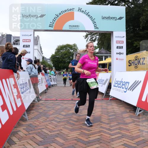 30.08.2026 - Blankeneser Heldenlauf Lena Gebhardt http://msf.ph/oto/10076885 30.08.2026 10:32:43 Ziel 5212, 5350, 5530, 5717 meine-sportfotos.de