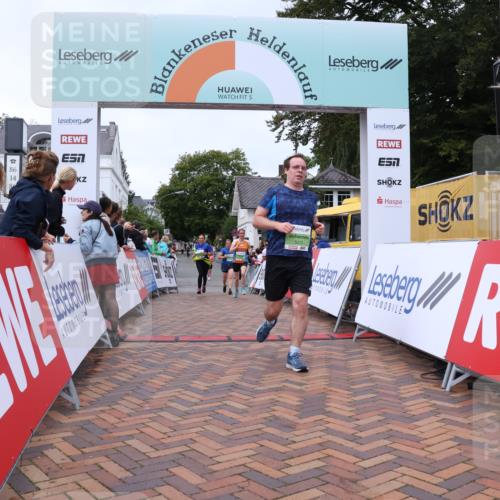 30.08.2026 - Blankeneser Heldenlauf Lena Gebhardt http://msf.ph/oto/10076887 30.08.2026 10:32:44 Ziel 5003, 5212, 5350, 5530, 5717 meine-sportfotos.de