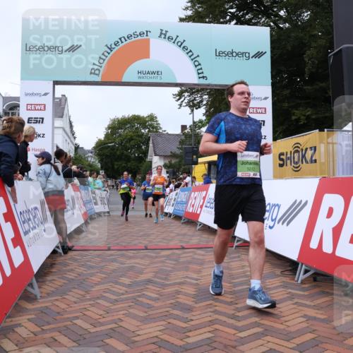 30.08.2026 - Blankeneser Heldenlauf Lena Gebhardt http://msf.ph/oto/10076888 30.08.2026 10:32:44 Ziel 5003, 5212, 5350, 5530, 5717 meine-sportfotos.de