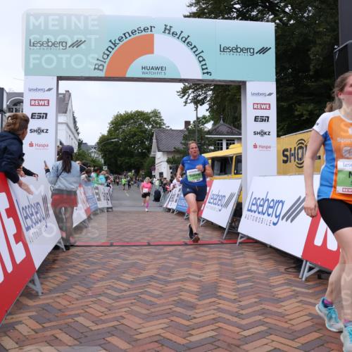 30.08.2026 - Blankeneser Heldenlauf Lena Gebhardt http://msf.ph/oto/10076894 30.08.2026 10:32:47 Ziel 5003, 5212, 5350, 5530, 5692, 5717 meine-sportfotos.de