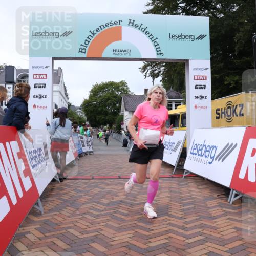 30.08.2026 - Blankeneser Heldenlauf Lena Gebhardt http://msf.ph/oto/10076899 30.08.2026 10:32:52 Ziel 5003, 5530, 5692, 5717 meine-sportfotos.de