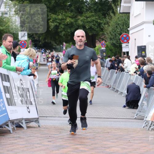 30.08.2026 - Blankeneser Heldenlauf Lena Gebhardt http://msf.ph/oto/10076901 30.08.2026 10:32:57 Ziel 5113, 5692 meine-sportfotos.de