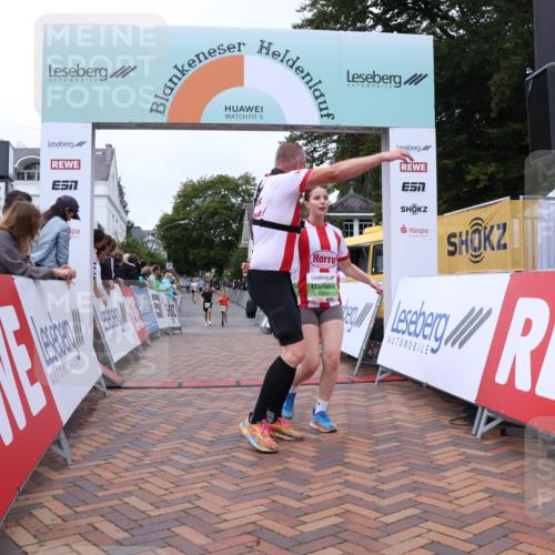 30.08.2026 - Blankeneser Heldenlauf Lena Gebhardt http://msf.ph/oto/10076943 30.08.2026 10:33:49 Ziel 5134, 5664, 5665, 5825, 5826 meine-sportfotos.de