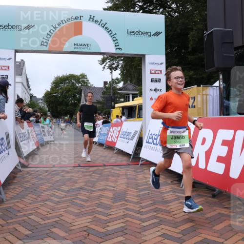 30.08.2026 - Blankeneser Heldenlauf Lena Gebhardt http://msf.ph/oto/10076951 30.08.2026 10:33:54 Ziel 5631, 5633, 5664, 5665 meine-sportfotos.de