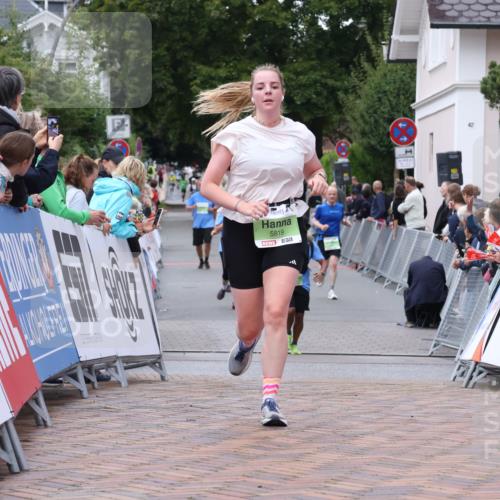 30.08.2026 - Blankeneser Heldenlauf Lena Gebhardt http://msf.ph/oto/10076957 30.08.2026 10:34:01 Ziel 5631, 5633, 5819 meine-sportfotos.de