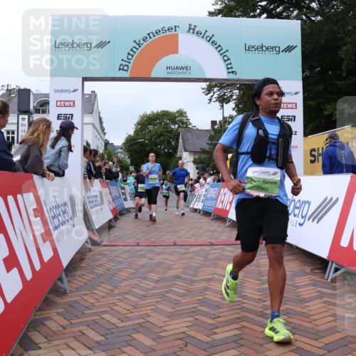 30.08.2026 - Blankeneser Heldenlauf Lena Gebhardt http://msf.ph/oto/10076965 30.08.2026 10:34:09 Ziel 5211, 5294, 5337, 5369, 5819 meine-sportfotos.de