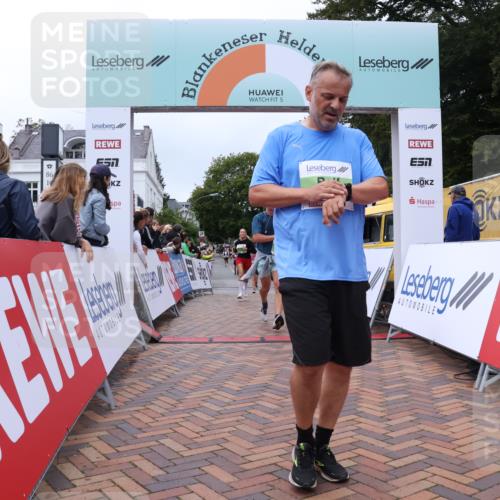 30.08.2026 - Blankeneser Heldenlauf Lena Gebhardt http://msf.ph/oto/10076978 30.08.2026 10:34:19 Ziel 5211, 5256, 5294, 5337, 5403, 5454, 5486, 5700 meine-sportfotos.de