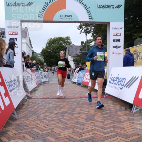 30.08.2026 - Blankeneser Heldenlauf Lena Gebhardt http://msf.ph/oto/10076981 30.08.2026 10:34:22 Ziel 5256, 5370, 5403, 5454, 5486, 5488, 5700 meine-sportfotos.de