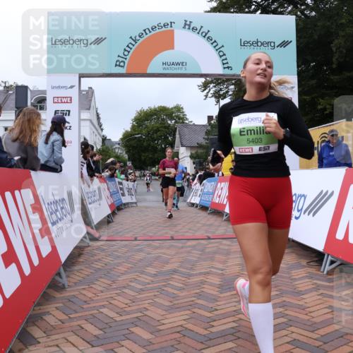 30.08.2026 - Blankeneser Heldenlauf Lena Gebhardt http://msf.ph/oto/10076984 30.08.2026 10:34:23 Ziel 5256, 5370, 5403, 5454, 5486, 5488, 5700 meine-sportfotos.de