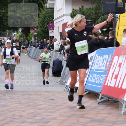 30.08.2026 - Blankeneser Heldenlauf Lena Gebhardt http://msf.ph/oto/10076990 30.08.2026 10:34:29 Ziel 5370, 5403, 5486, 5488, 5788 meine-sportfotos.de