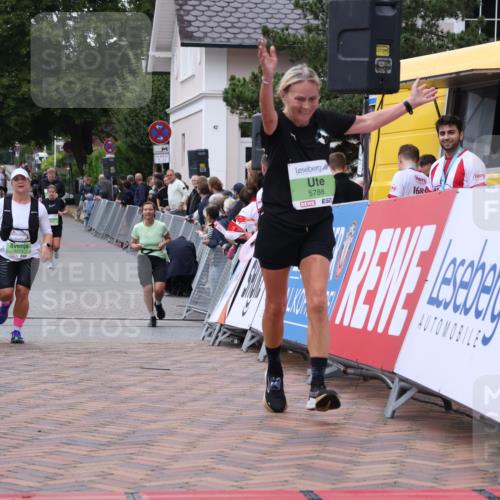30.08.2026 - Blankeneser Heldenlauf Lena Gebhardt http://msf.ph/oto/10076991 30.08.2026 10:34:29 Ziel 5370, 5403, 5486, 5488, 5788 meine-sportfotos.de