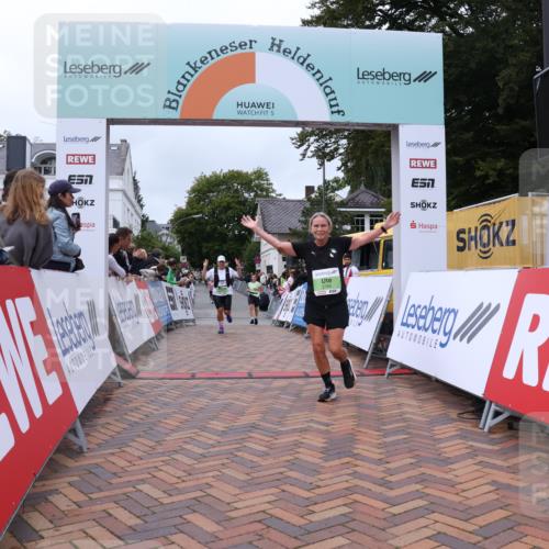 30.08.2026 - Blankeneser Heldenlauf Lena Gebhardt http://msf.ph/oto/10076992 30.08.2026 10:34:31 Ziel 5370, 5373, 5488, 5788 meine-sportfotos.de