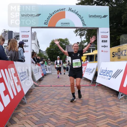 30.08.2026 - Blankeneser Heldenlauf Lena Gebhardt http://msf.ph/oto/10076993 30.08.2026 10:34:32 Ziel 5370, 5373, 5488, 5788 meine-sportfotos.de