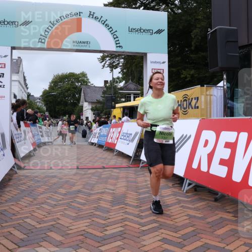30.08.2026 - Blankeneser Heldenlauf Lena Gebhardt http://msf.ph/oto/10077002 30.08.2026 10:34:38 Ziel 5161, 5302, 5373, 5788 meine-sportfotos.de