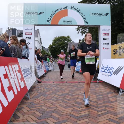 30.08.2026 - Blankeneser Heldenlauf Lena Gebhardt http://msf.ph/oto/10077007 30.08.2026 10:34:42 Ziel 5161, 5184, 5302, 5373, 5535 meine-sportfotos.de
